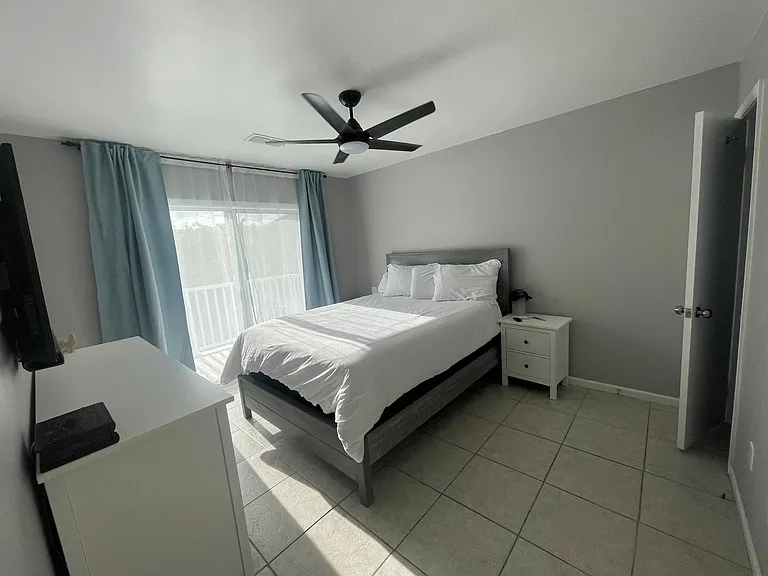 H16 Miriam St — Photo 32