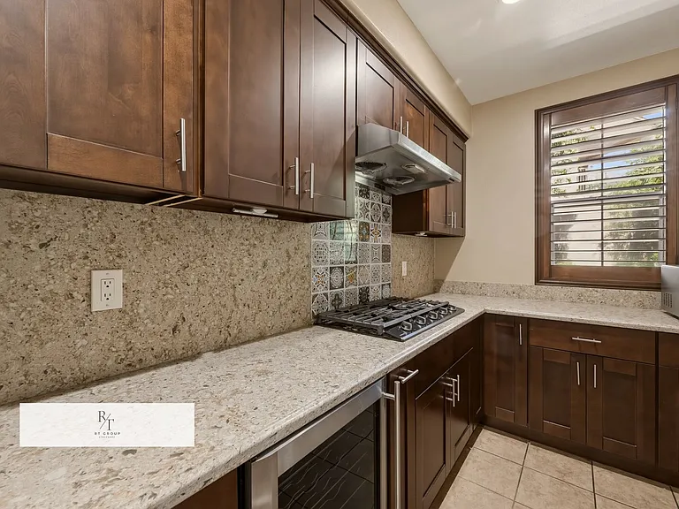 540 N Bardsdale Pl — Photo 9