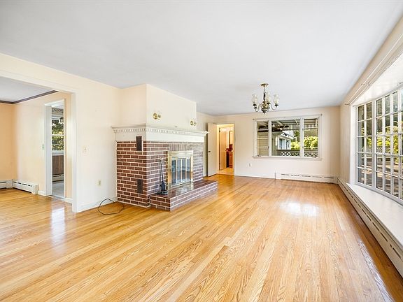 3rd image of 45 Indian Hill Rd