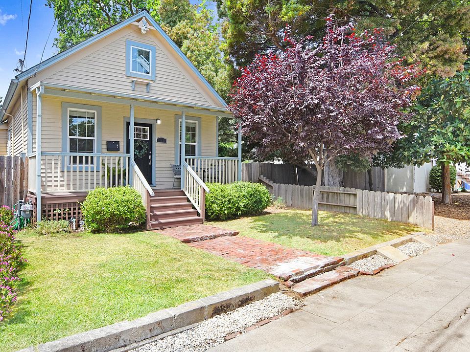 Welcome to 555 Riverside Dr. Napa