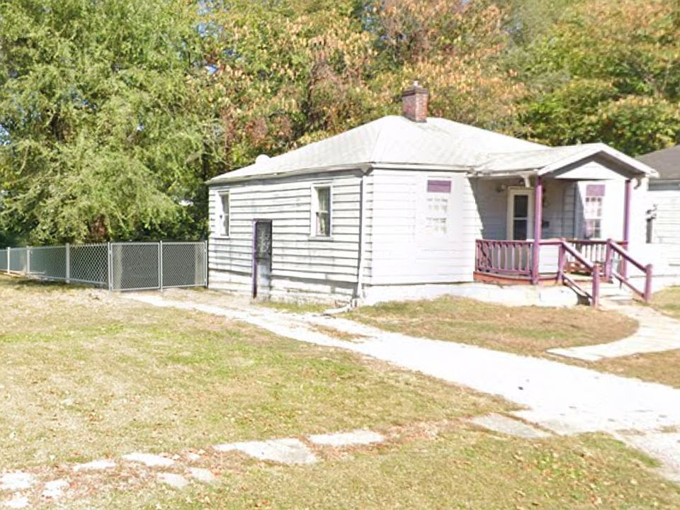 2nd image of 5423 Avon Pl