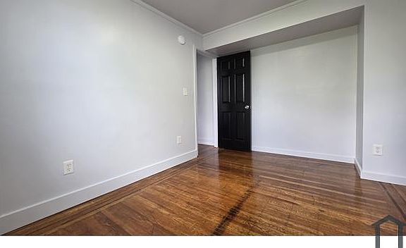 5th image of 3408 Kenyon Ave