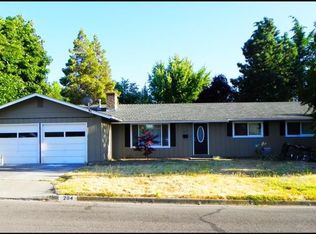 204 Victoria Way, Central Pt, OR 97502