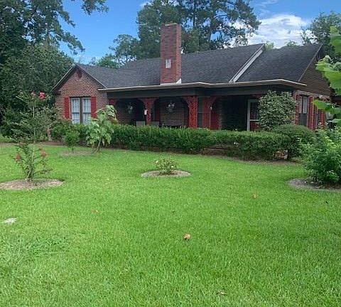 2nd image of 608 S Dogwood Dr