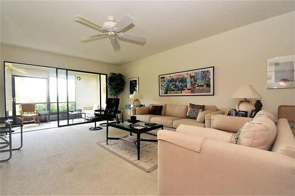 2 bed, 2.0 bath, 1216 sqft, $2,400 — Photo 4