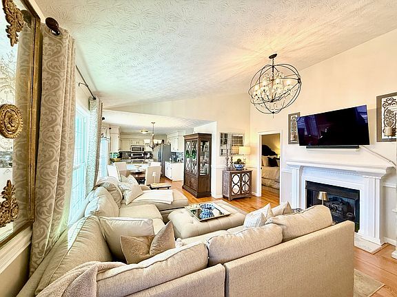 3rd image of 224 Charlton Green Dr
