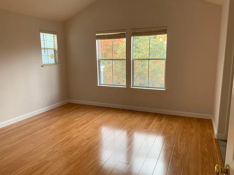 1317 Yarmouth Ter — Photo 14