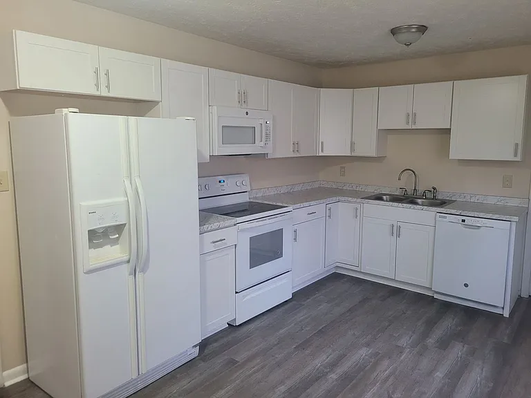 1219 Chilton Dr — Photo 7