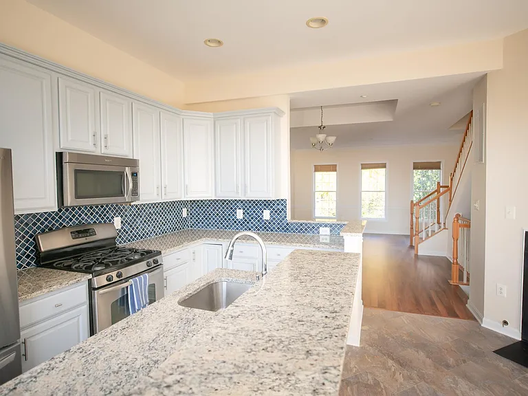 1431 N Scott St — Photo 7