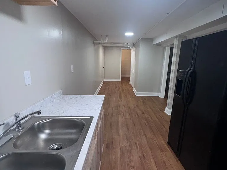 308 W 5th St — Photo 5