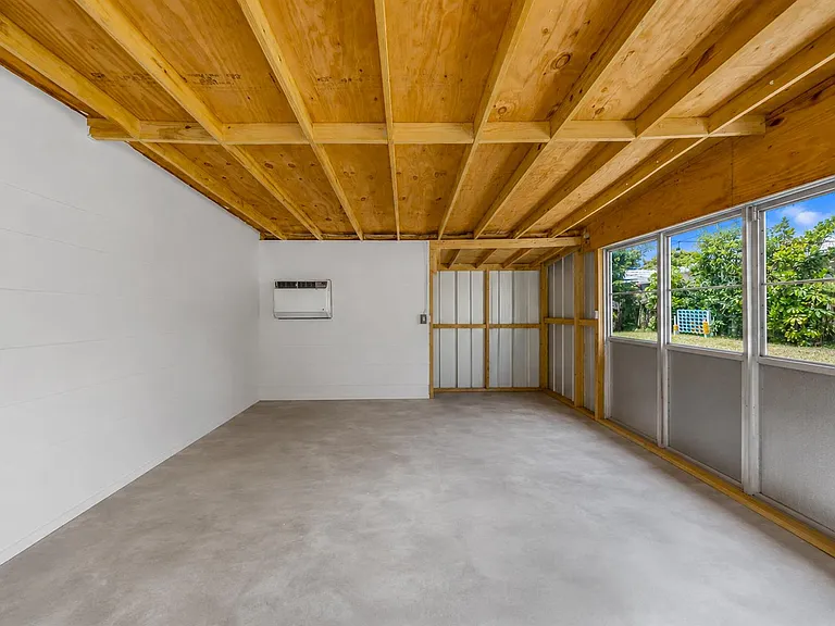 2326 Harding St — Photo 27