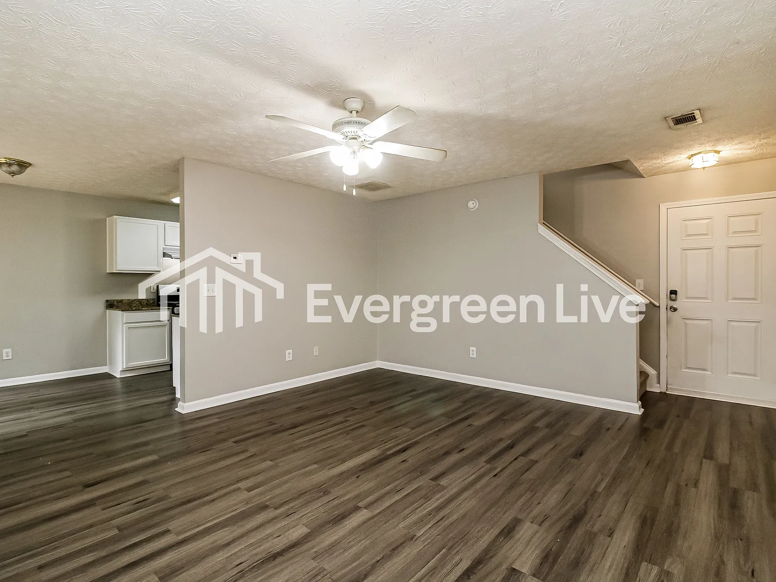 3 bed, 2.5 bath, 1380 sqft, $1,495 — Photo 3