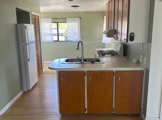 1607 Crest Dr, Encinitas, CA 92024