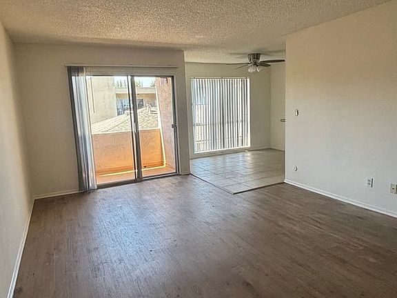 3rd image of 1306 N Columbus Ave #214