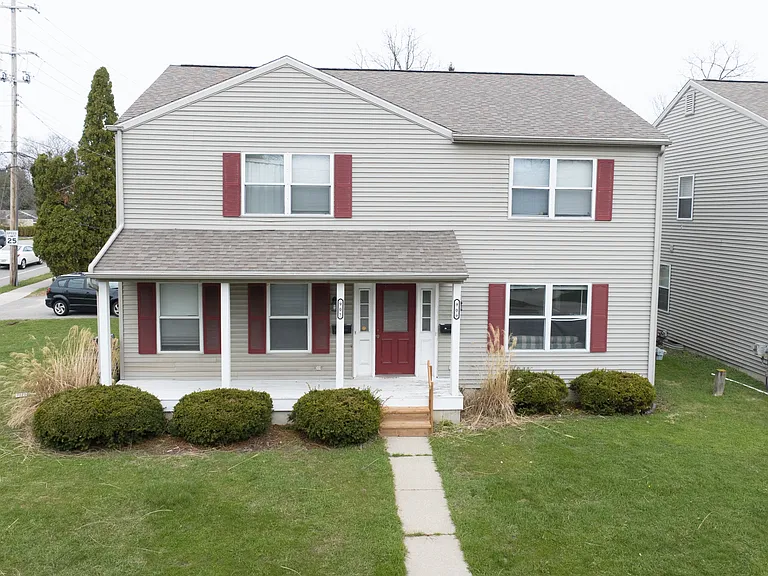 925 Burcham Dr — Photo 17