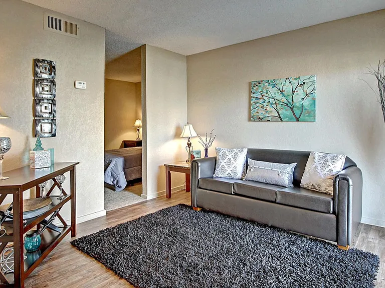 Sawmill Apartments — Photo 2