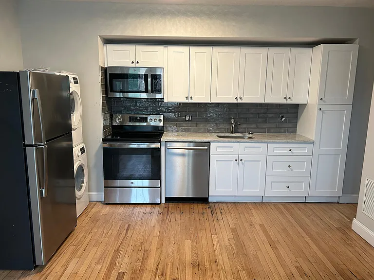 6252 Northwood Ave #301 — Photo 9