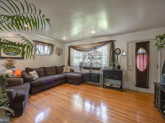 3rd image of 237 Aman Ave