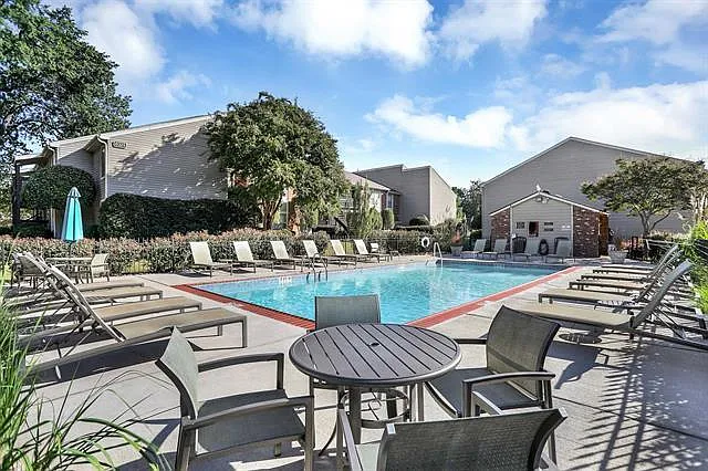 6680 Whispering Oak Pl — Photo 3