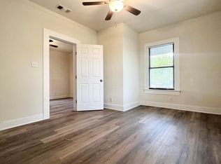 4611 S Hackberry St, San Antonio, TX 78223