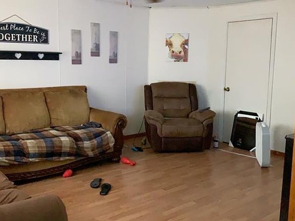 5th image of 1103 Railroad St