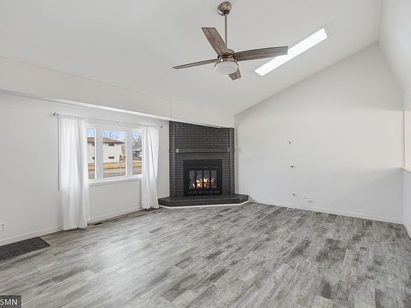5th image of 2308 16th Ave E