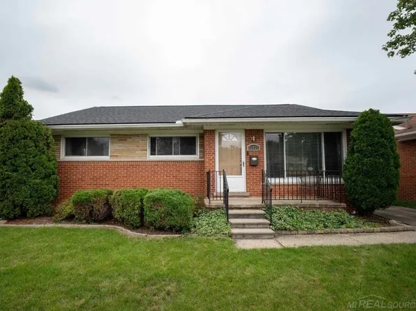 22725 Amherst St, Saint Clair Shores, MI 48081