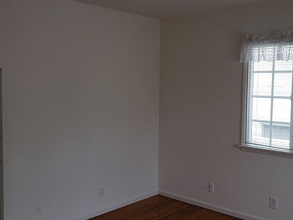 3rd image of 1130 22nd St APT B