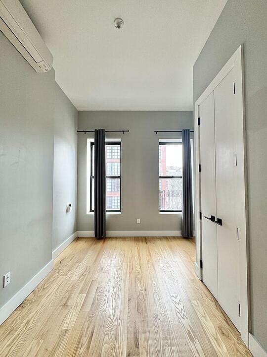 1st image of 565 Saint Johns Pl APT 4F
