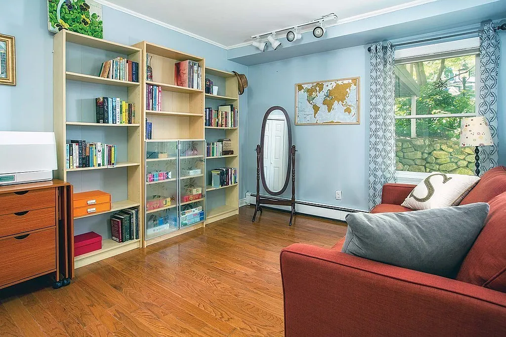 2 bed, 935 sqft, $3,295 — Photo 3