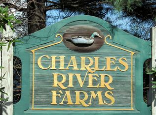 5 Maple Brook Ln, Franklin, MA 02038