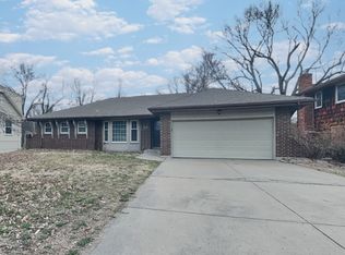 10004 W 99th Ter, Overland Park, KS 66212