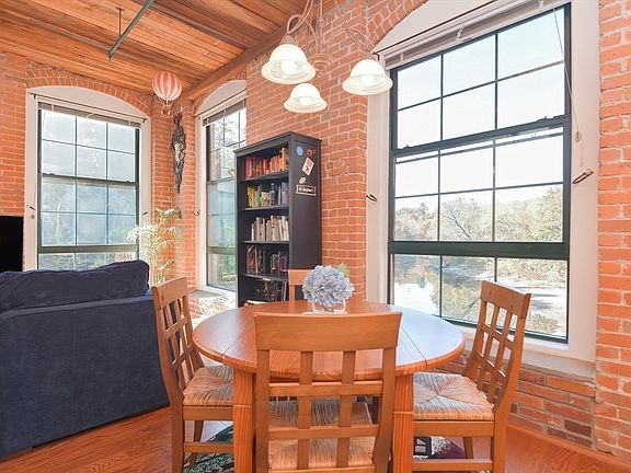 5th image of 14 Sanford St Unit 22