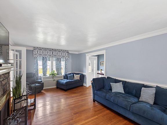 4th image of 611 Mason Ave