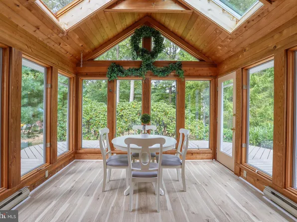 1178 University Dr, Yardley, PA 19067