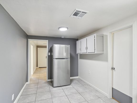 4th image of 447 W Seagoe Ave
