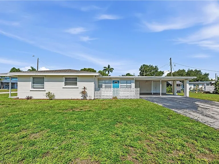 4220 Deleon St — Photo 1