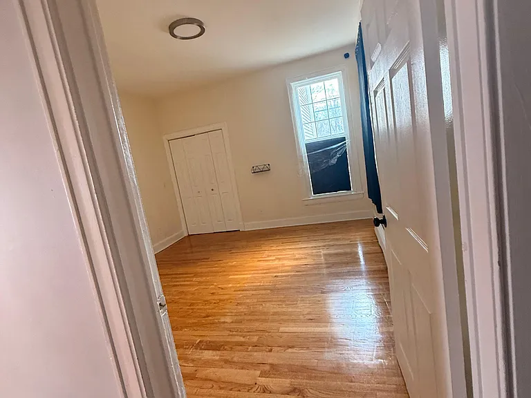 281 Barnum Ave #B — Photo 2