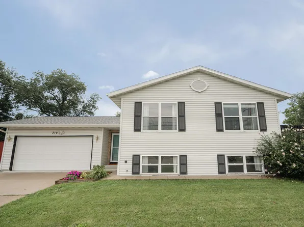 310 Marlboro Ave, Edgerton, WI 53534