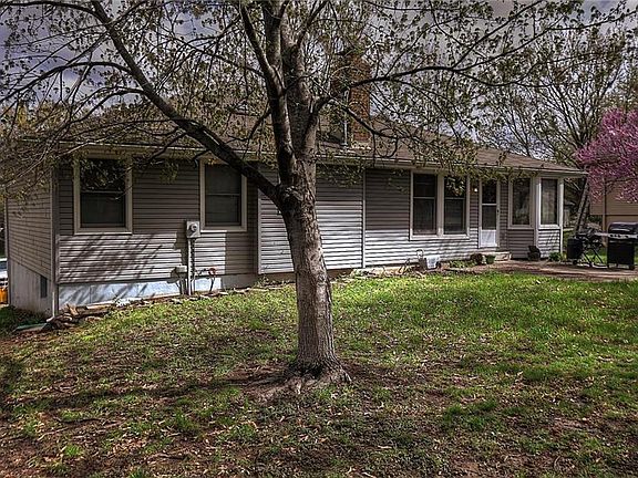 4th image of 3310 NW Shannon Ct