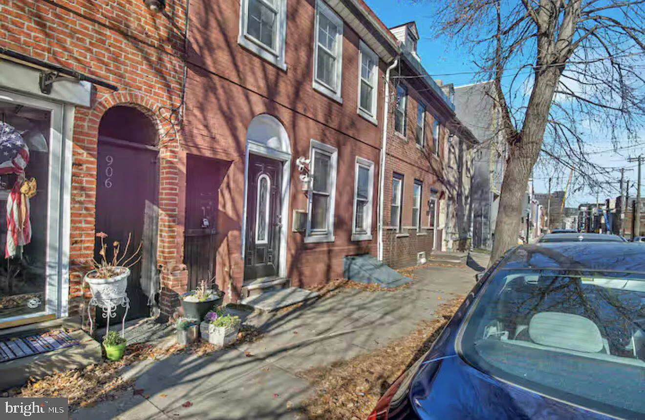 4 bed, 1.5 bath, 1192 sqft, $2,850 — Photo 2
