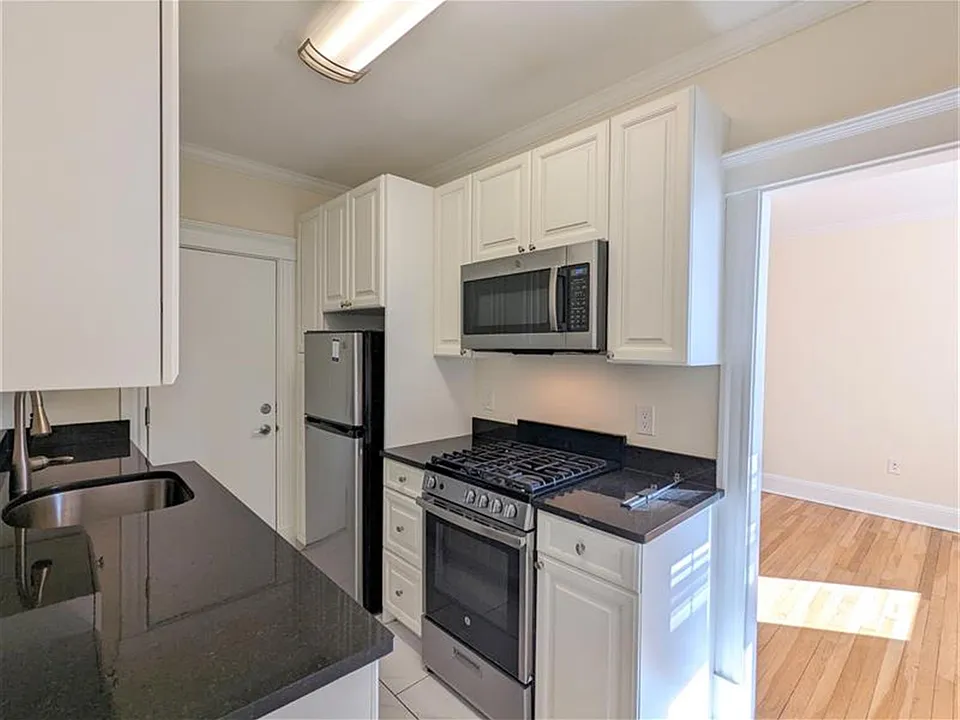 24 Chauncy St #4