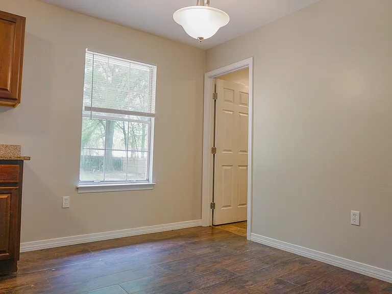 6115 Willow Ln N — Photo 16