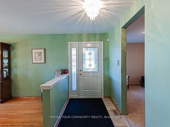 3rd image of 15 Valencia Cres