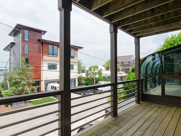 7 Shore Dr — Photo 2