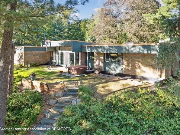 6428 Olympus Dr, Clarkston, MI 48346