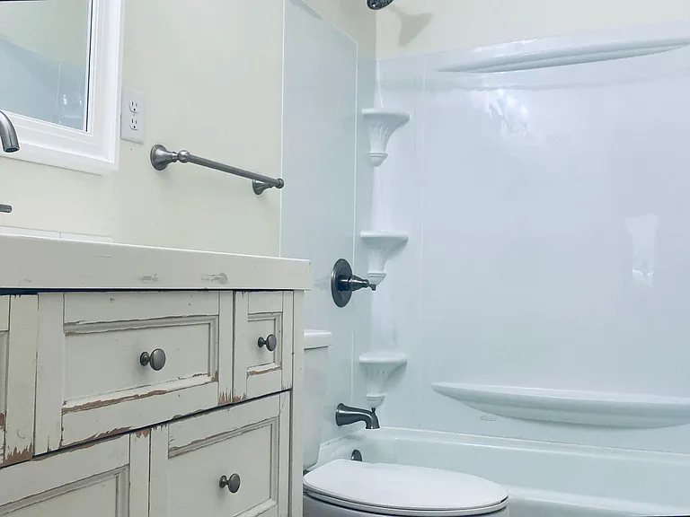 2315 Reva Cir — Photo 32