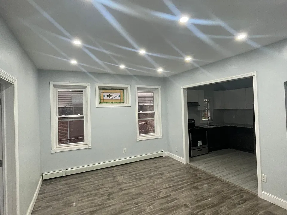 144-146 Brunswick St #1B — photo 2 of 4