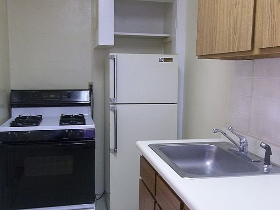 5th image of 1202 N Corona St APT 1