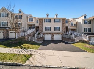 17 Canterbury Ct, Budd Lake, NJ 07828